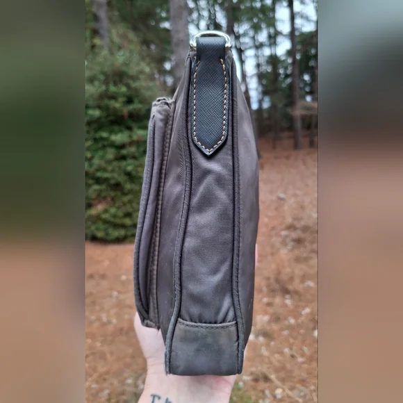 Vintage Prada Tessuto Grey Nylon & Saffino Leather Crossbody Shoulder Bag - Picture 3 of 16